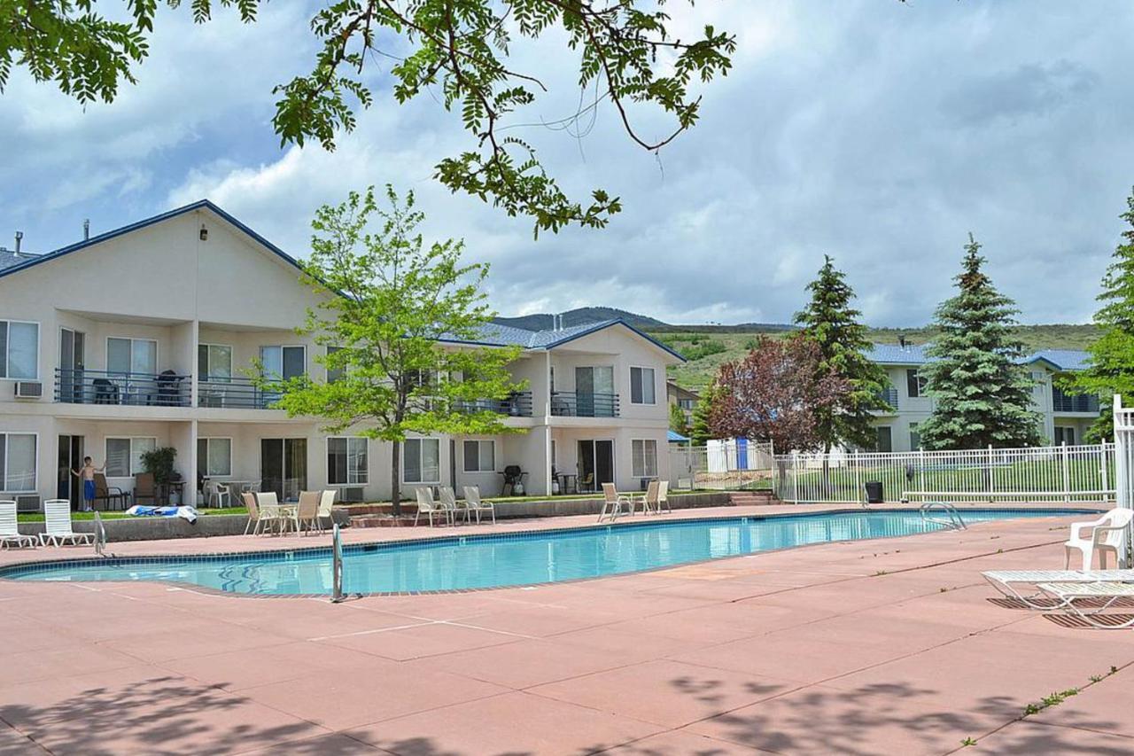 Tennis Court Condo การ์เดนซิตี้ ภายนอก รูปภาพ